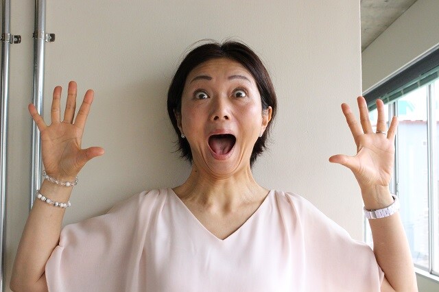 毎日3分で顔のたるみを解消 表情筋トレーニングにチャレンジ