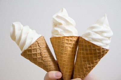 ワッフルコーンが魅力的! プチ贅沢なコンビニPBアイス特集
