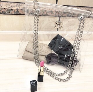 透けているから中身にこだわる！　クリアバッグのオシャレ度アップ法