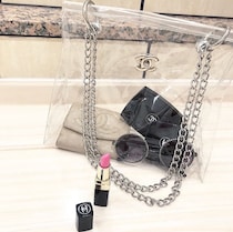 透けているから中身にこだわる！　クリアバッグのオシャレ度アップ法