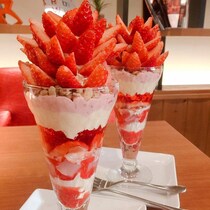 新春いちご祭り！　ファミレスの季節限定デザートをチェック