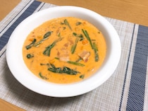 切って、炒めて、煮るだけで!?   レトルトソースで作れる絶品ミネストローネ