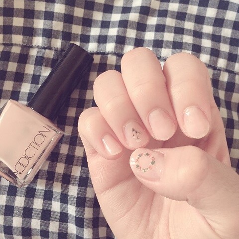 キャンドゥのネイルシールで簡単！　押し花ネイルをやってみよう