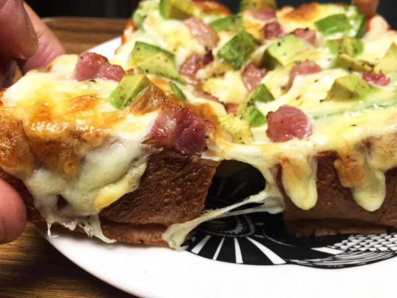 トーストの概念を覆す！　15分で作れる本格ピザトースト