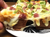 トーストの概念を覆す！　15分で作れる本格ピザトースト