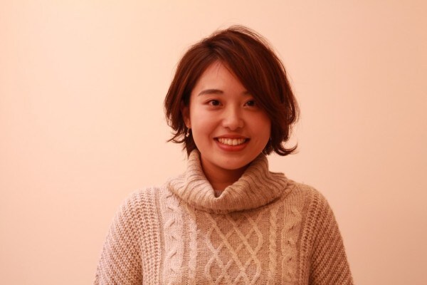 ショートヘアでも遊びたい! ちょいハネが大人かわいい外ハネヘア