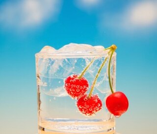 時間帯で変わるの？炭酸水の美容に効果的な飲み方・使い方！