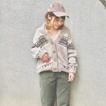 1枚でサマになる！　GUのほっこり“柄セーター”であったかコーデ