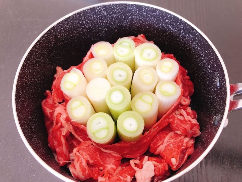 ねぎ食べてる感すごい……。「スタンディングねぎ鍋」でひとり鍋はいかが？
