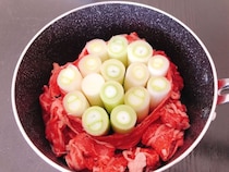ねぎ食べてる感すごい……。「スタンディングねぎ鍋」でひとり鍋はいかが？
