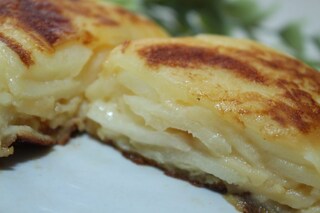 フライパンだけでOK！　フランス菓子「ガトー・インビジブル」を作ってみた