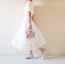 ワッフルTシャツなど全身ユニクロで作る春のホワイトコーデ