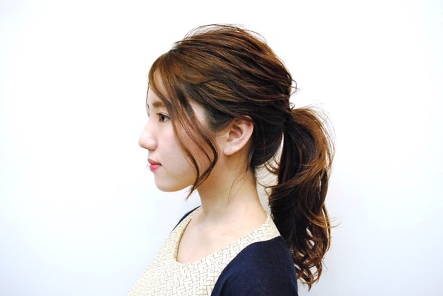 ゴムひとつで! シンプルだけどオシャレなポニーテールを作ろう!