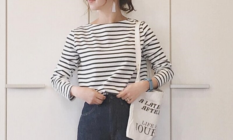 抜け感デザインでキレイめに着られる！　ユニクロのボーダーボートネックT