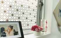 100円ショップで買える！　かわいい窓用バブルシートが断熱にお役立ち