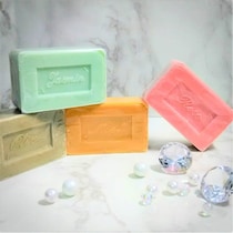 メイドインフランスのマルセイユ石鹸が100円!? ダイソーに急げ