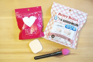 塗りムラの失敗から脱却！　スポンジの形状別でファンデのりを比較