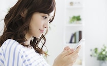 スマホが原因で二重アゴ!?　美容皮膚科医に改善方法を聞いてみた