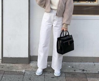 ワイドなのに美脚が叶う！ ユニクロのハイライズワイドストレートジーンズ