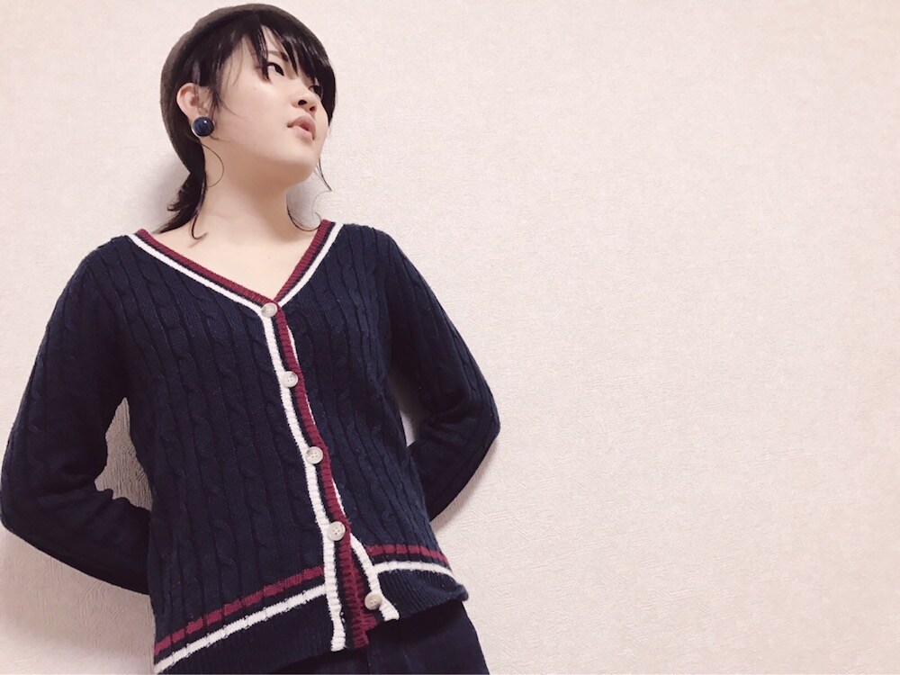 今季は一枚で! ワンランクアップのカーディガンコーデ術