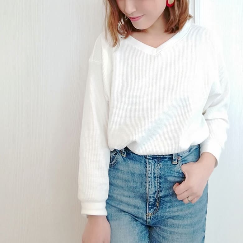 もう持ってる? ユニクロのワッフルVネックTが着回し力抜群!