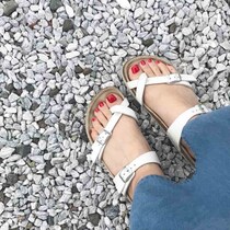 トレンドに流されない！　ビルケンシュトックで夏コーデを楽しんで