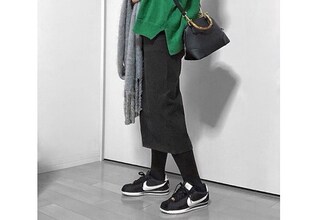 楽チンなのにキレイめ！　着心地◎なユニクロのデニムジャージースカート