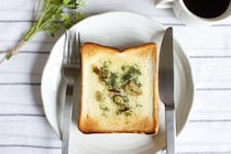 5分でできる！　無印良品「ペペロンチーノの素」で簡単ガーリックトースト