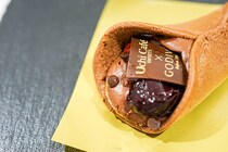 ローソン×ゴディバの新作スイーツは華やかなブーケ風仕立てに！