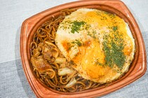 もっちり麺がウマイ！セブンの「コク旨ソース焼そば」を食べてみた
