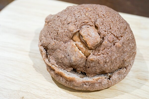 しょっぱすぎ? ほどよい? ローソンの「塩チョコメロンパン」に賛否