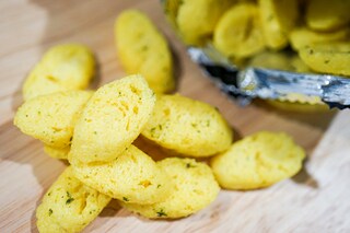 おでかけ前は要注意！業務スーパーの「ガーリックブレッド」がめっちゃガーリック♪