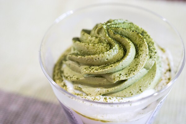 濃厚なほろ苦さ！ローソンの「深み焙煎抹茶ゼリー」