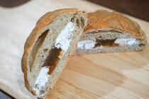 クリームがとろ～り♪ローソンの「珈琲メロンパン」がウマイと話題