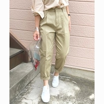 オンオフOK！　ユニクロのコットンテーパードアンクルパンツ