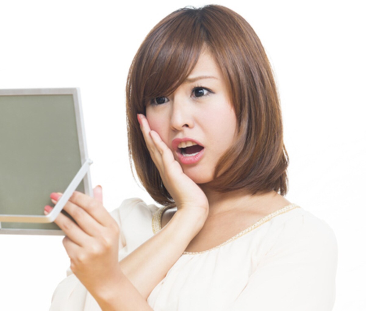 顔の産毛がヒゲのように濃い原因は？正しい対処法や剃り方！