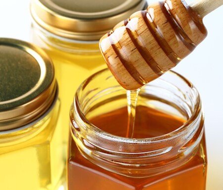 寝る前のハチミツで口臭激減⁉︎ 美肌効果も期待できるって本当？