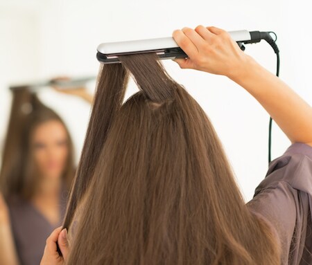 こんなヘアアイロンのかけ方はNG!ダメージで髪がパッサパサに!