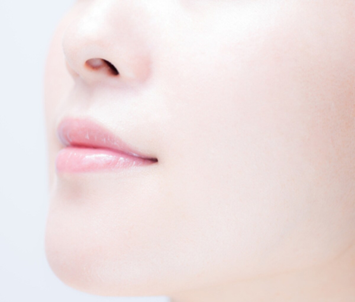 まるで整形!? マッサージだけで鼻を高くする方法についてご紹介
