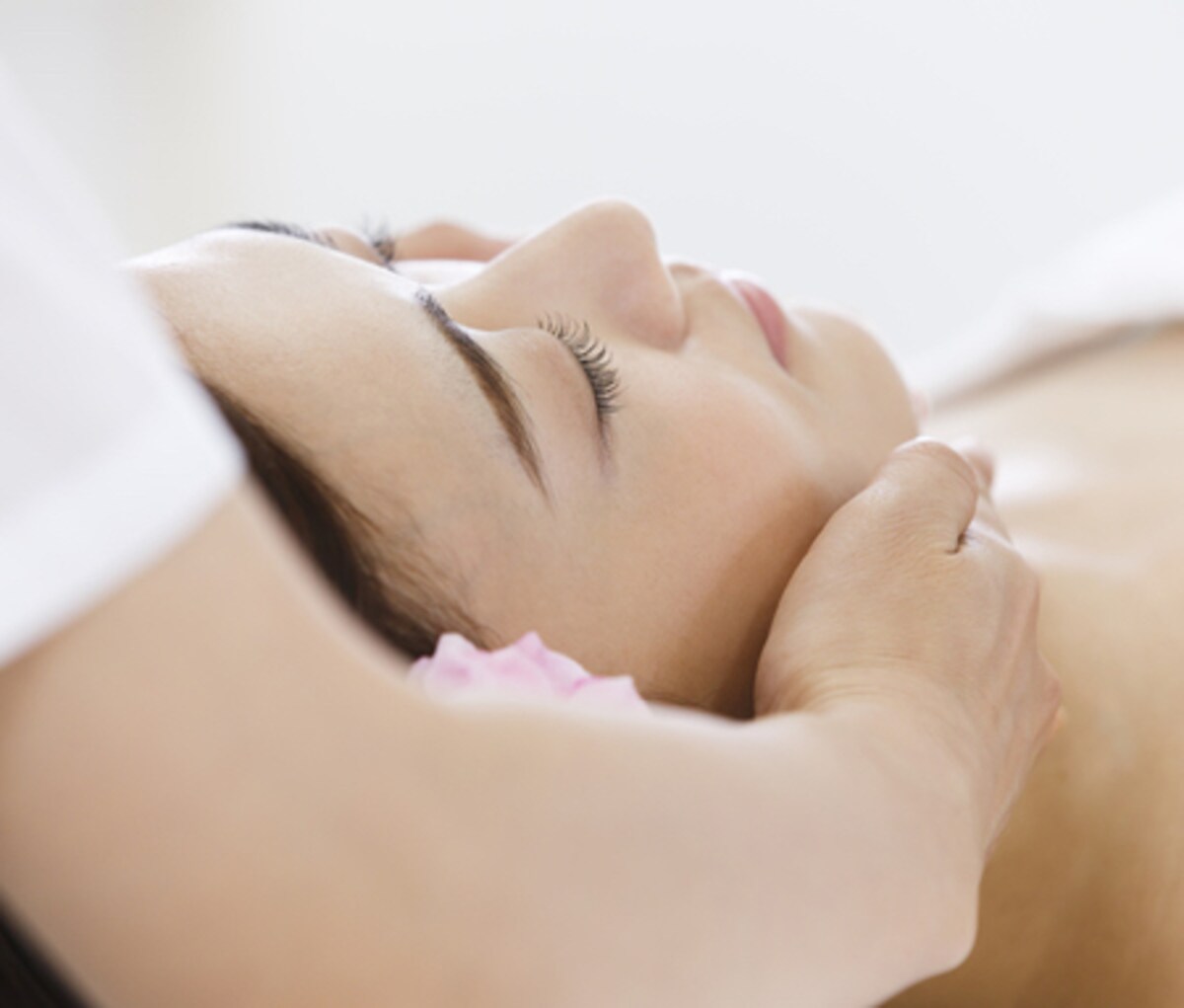 【エステ初心者向け】フォトRFの美容効果や副作用・費用目安