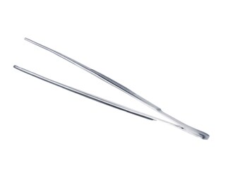 肌トラブルの原因に？白い角栓をピンセットで抜くのは絶対NG！