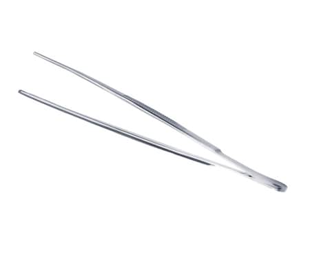 肌トラブルの原因に?白い角栓をピンセットで抜くのは絶対NG!