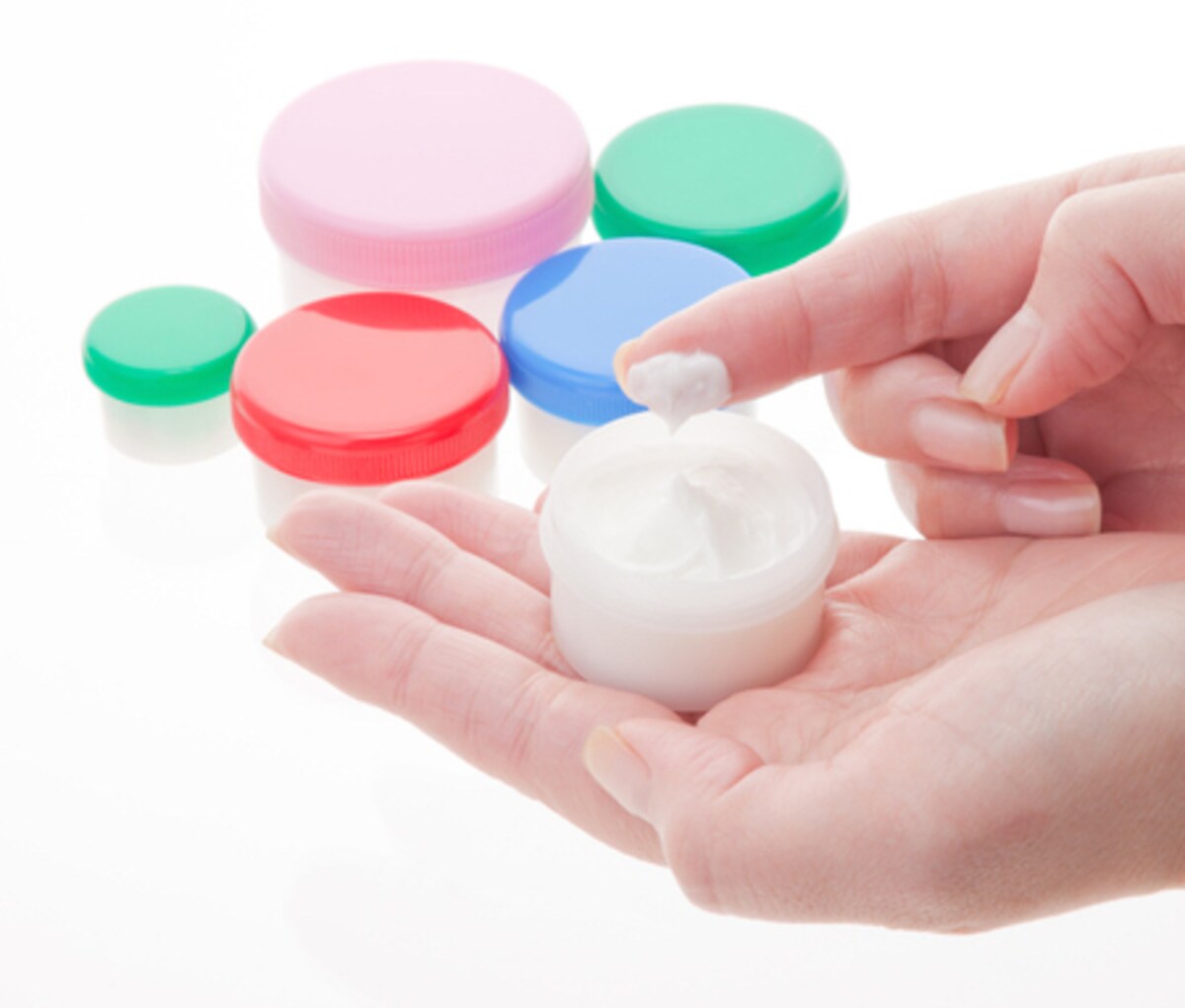 ニキビ跡やしわを抑える!? 話題の「ヘパリン類似物質」とは？