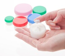 ニキビ跡やしわを抑える!? 話題の「ヘパリン類似物質」とは？