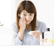 日焼け止めは下地の前に塗るべき？より効果的な塗り方をジャッジ！