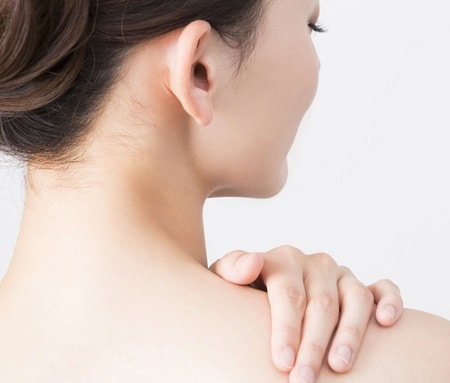 背中の正しい洗い方とケアで、ベタベタした汗&背中ニキビ予防を!