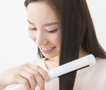【自宅で縮毛矯正】正しいやり方や温度・おすすめのメーカーは？