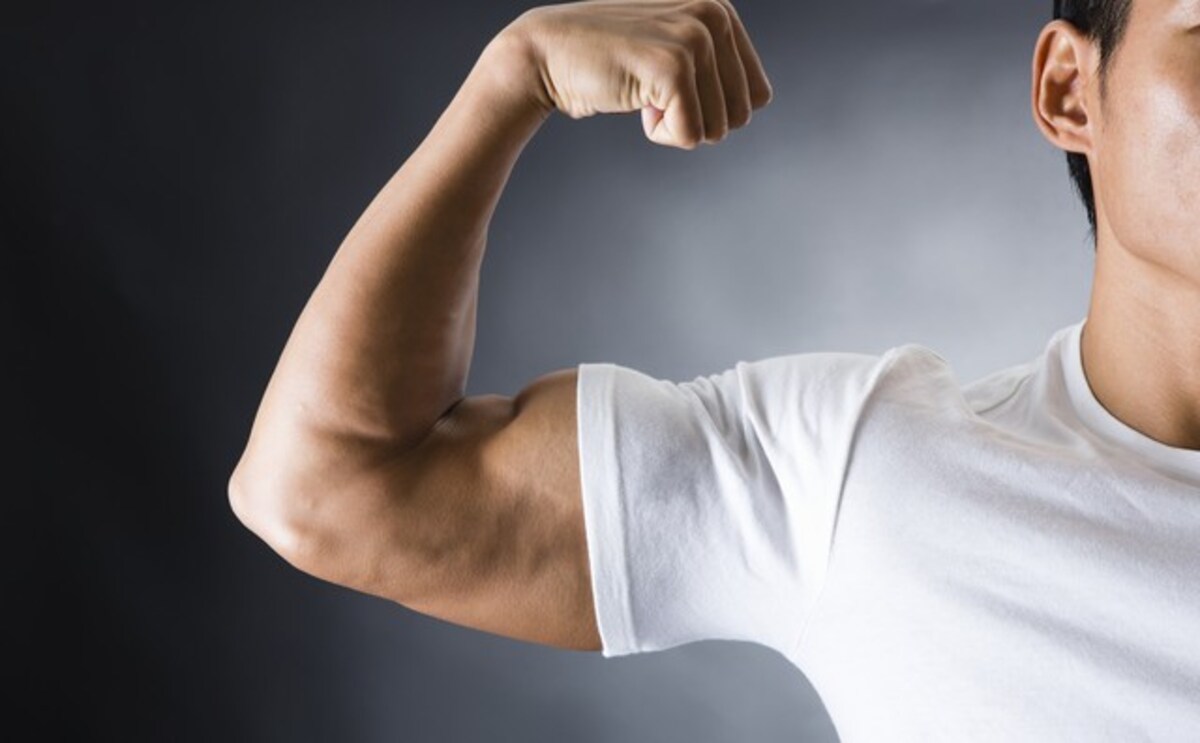 たくましい腕を最短で作るダンベルカールメニュー４選