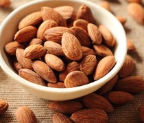 食べるだけで若返り!?アーモンドの凄すぎるアンチエイジング力