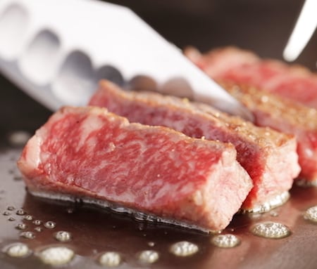 肉に秘められた驚きの美容効果!肉を食べてどんどんキレイになろう!